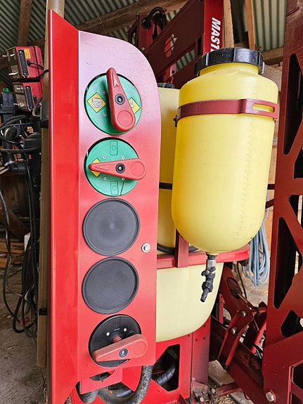 Hardi Master 1000l/15m 2004, kr 105 000,-