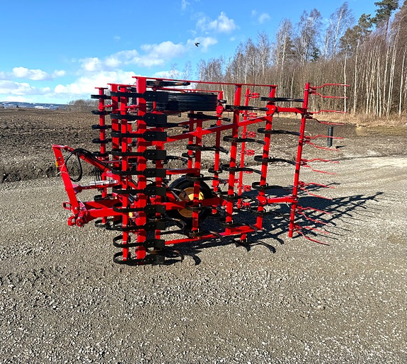 Meget fin Väderstad NZM 4M med crossboard.