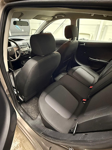 Hyundai i20 7 of 9
