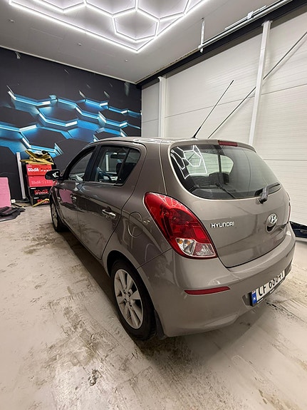 Hyundai i20 4 of 9