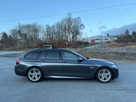 BMW 530d 2 of 5