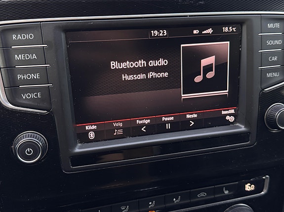 Volkswagen Golf VII 24 of 26