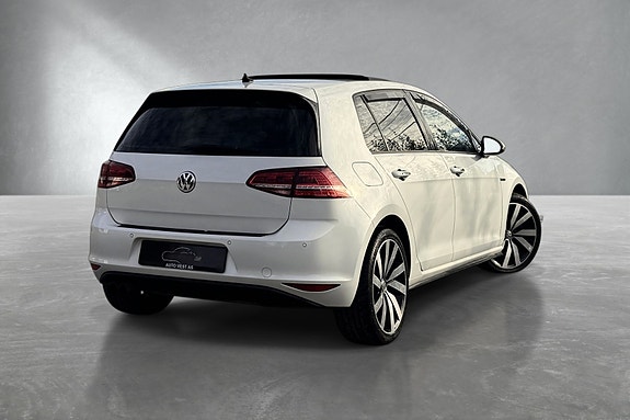 Volkswagen Golf VII 8 of 26