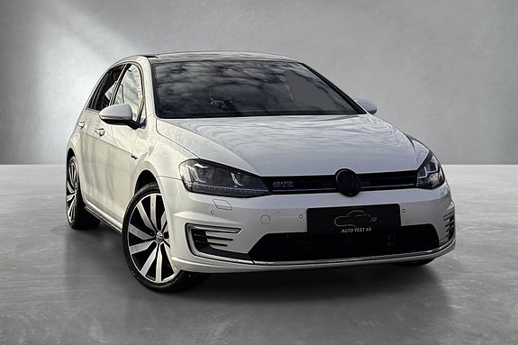 Volkswagen Golf VII 5 of 26