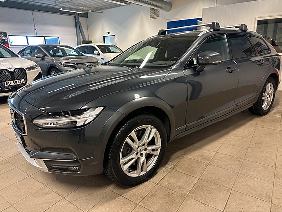 Volvo V90 Cross Country 10 of 29