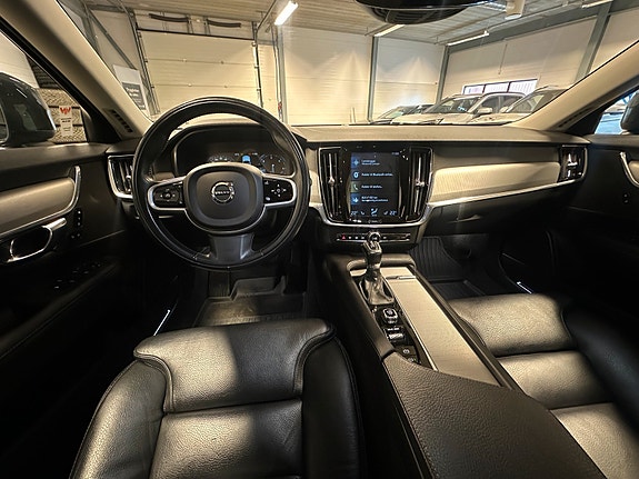 Volvo V90 Cross Country 17 of 29