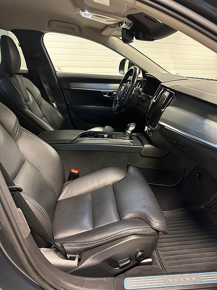 Volvo V90 Cross Country 18 of 29