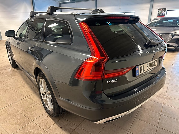 Volvo V90 Cross Country 9 of 29