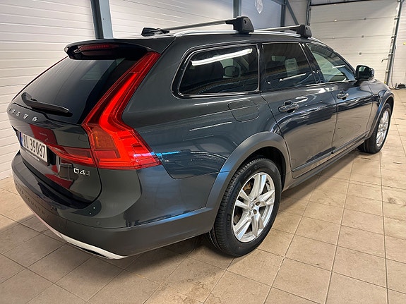 Volvo V90 Cross Country 6 of 29