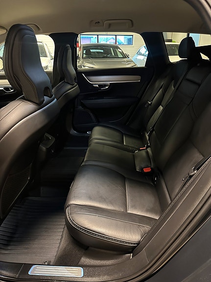 Volvo V90 Cross Country 22 of 29