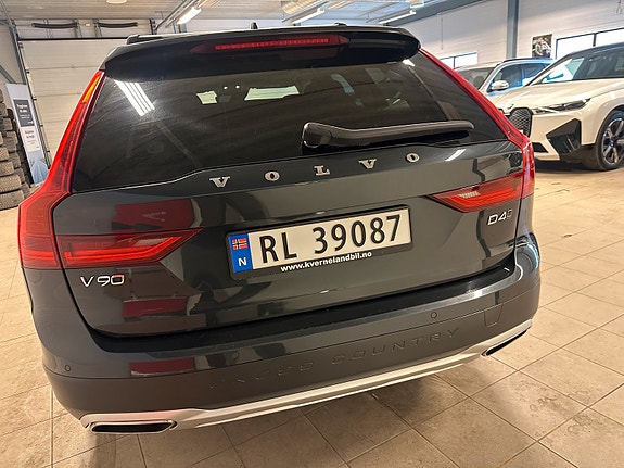 Volvo V90 Cross Country 7 of 29