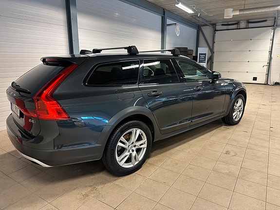 Volvo V90 Cross Country 5 of 29
