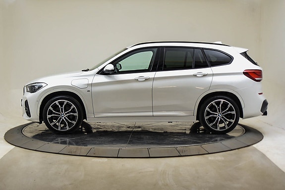 BMW X1 2 of 5