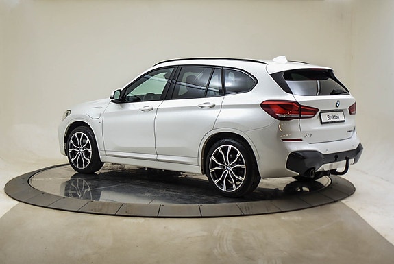 BMW X1 3 of 5