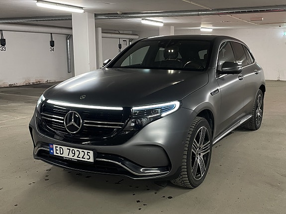 Mercedes-Benz EQC400 2 of 16