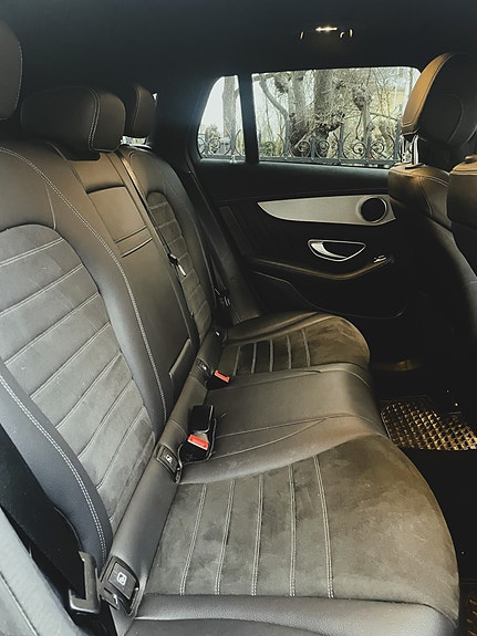 Mercedes-Benz EQC400 12 of 16