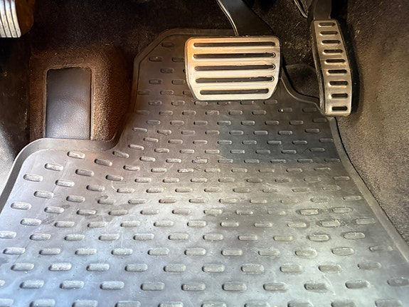 Porsche Cayenne 11 of 13