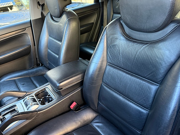 Porsche Cayenne 9 of 13