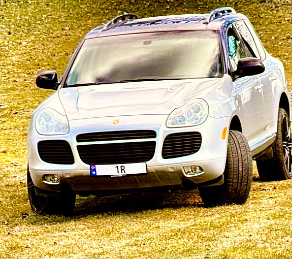 Porsche Cayenne 5 of 13