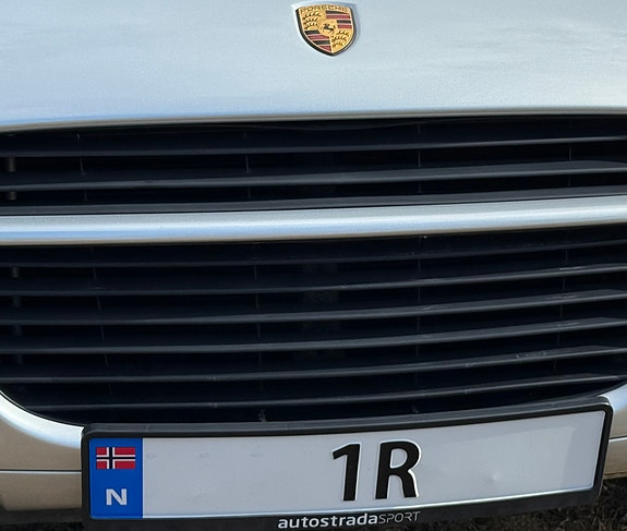 Porsche Cayenne 4 of 13
