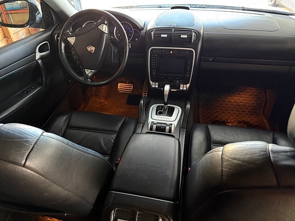 Porsche Cayenne 8 of 13
