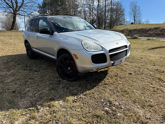 Porsche Cayenne 6 of 13