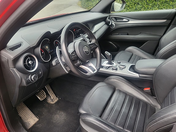 Alfa Romeo Stelvio 5 of 5