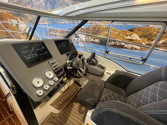 Marex 360 Cabriolet Cruiser, fullspekket, joystick, baug og hekkthruster 12 of 30