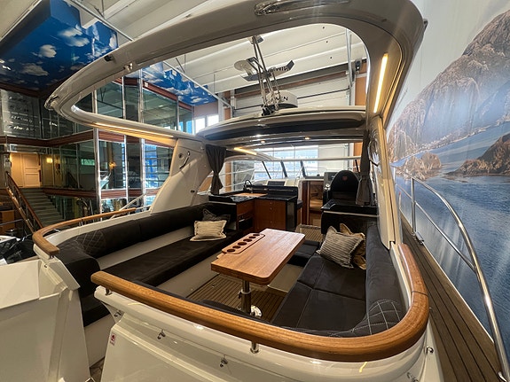 Marex 360 Cabriolet Cruiser, fullspekket, joystick, baug og hekkthruster 6 of 30