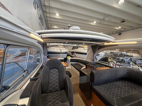 Marex 360 Cabriolet Cruiser, fullspekket, joystick, baug og hekkthruster 10 of 30