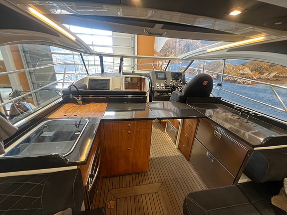 Marex 360 Cabriolet Cruiser, fullspekket, joystick, baug og hekkthruster 8 of 30