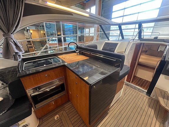 Marex 360 Cabriolet Cruiser, fullspekket, joystick, baug og hekkthruster 7 of 30