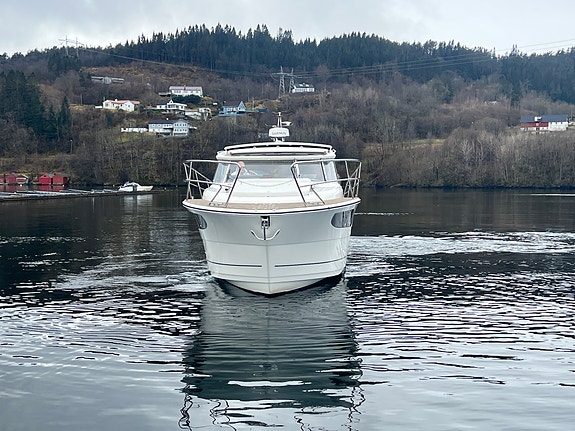 Marex 360 Cabriolet Cruiser, fullspekket, joystick, baug og hekkthruster 21 of 30