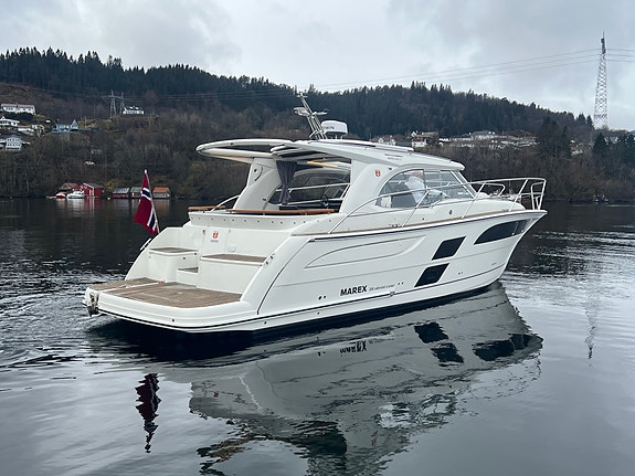 Marex 360 Cabriolet Cruiser, fullspekket, joystick, baug og hekkthruster 18 of 30