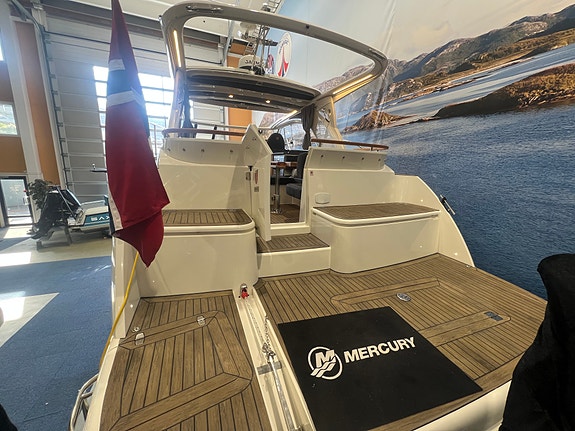 Marex 360 Cabriolet Cruiser, fullspekket, joystick, baug og hekkthruster 4 of 30