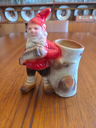 Gammel norsk Eie-nisse med trekkspill selges 🎅🏻🎄