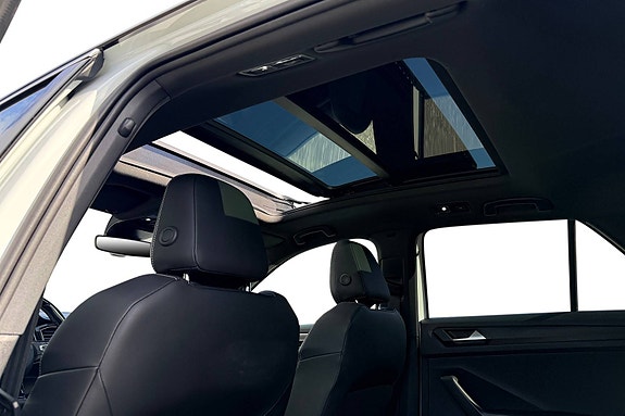 Volkswagen T-Roc 20 of 30
