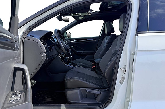 Volkswagen T-Roc 18 of 30