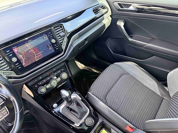 Volkswagen T-Roc 22 of 30