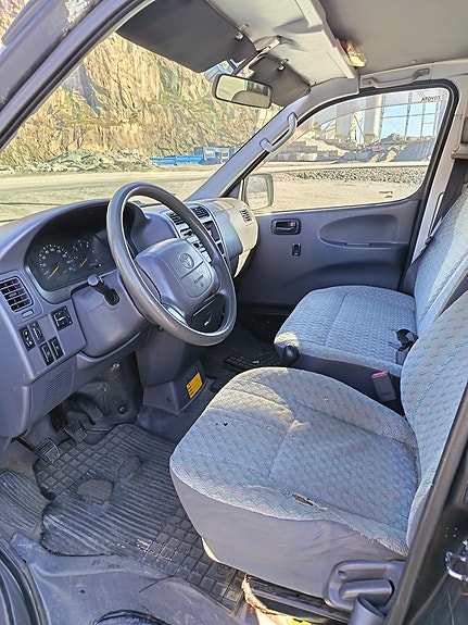 Toyota HiAce 23 of 23