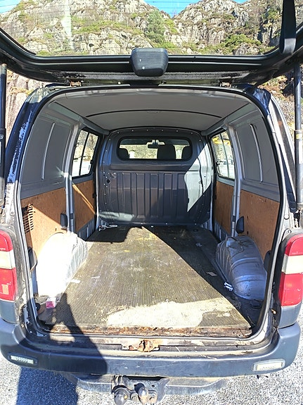 Toyota HiAce 18 of 23