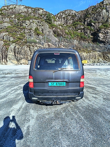 Toyota HiAce 8 of 23
