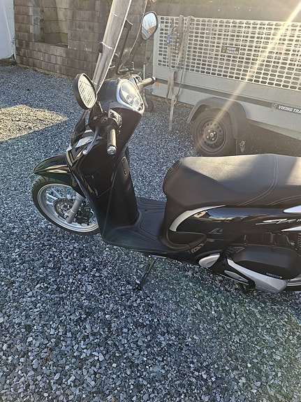 Honda SH Mode 125 2 of 10