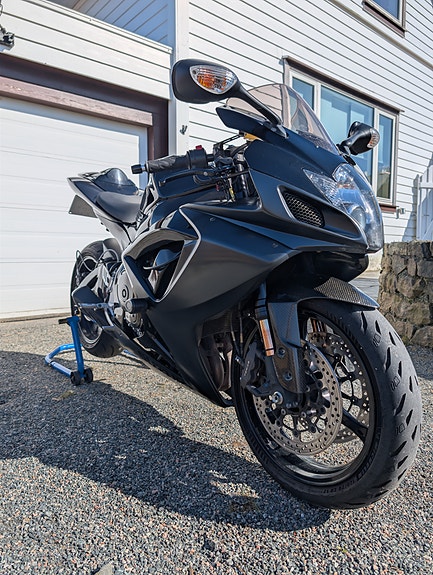 Suzuki GSX-R 750 3 of 12