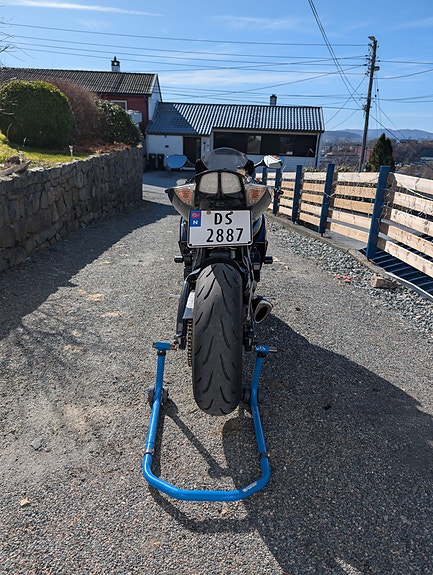 Suzuki GSX-R 750 11 of 12