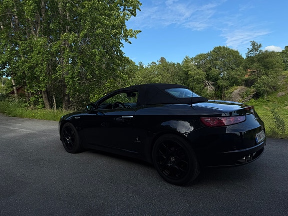 Alfa Romeo Spider 11 of 21