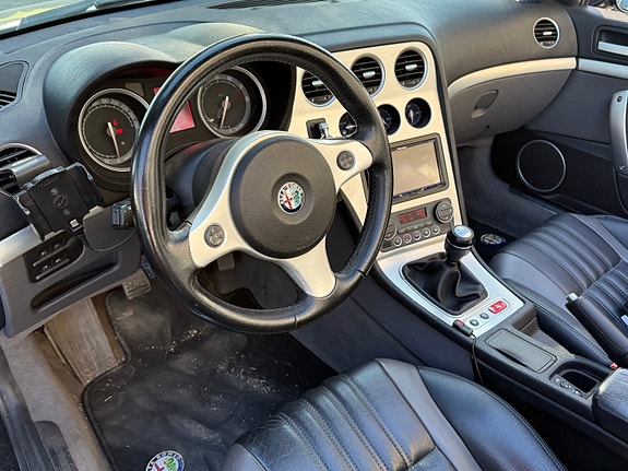 Alfa Romeo Spider 14 of 21