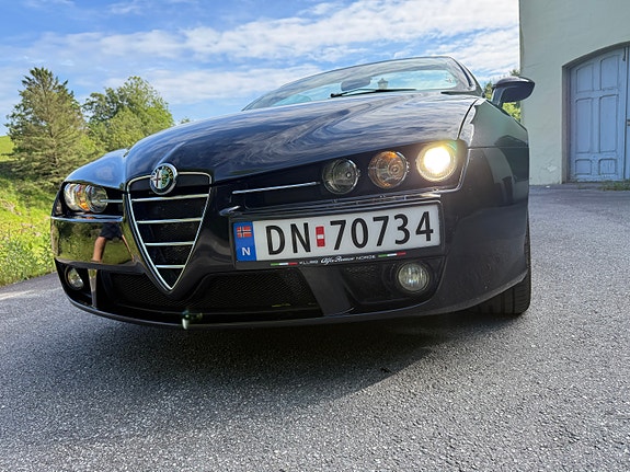 Alfa Romeo Spider 21 of 21