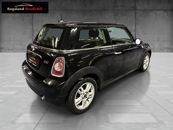 MINI One 9 of 29