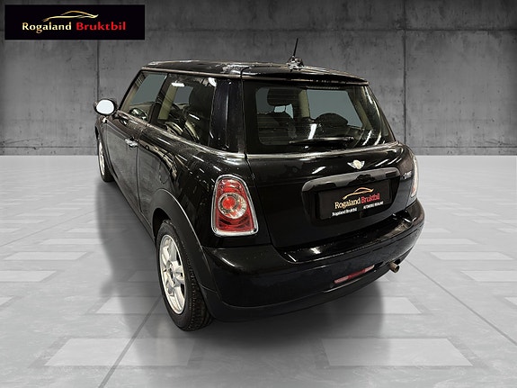 MINI One 11 of 29